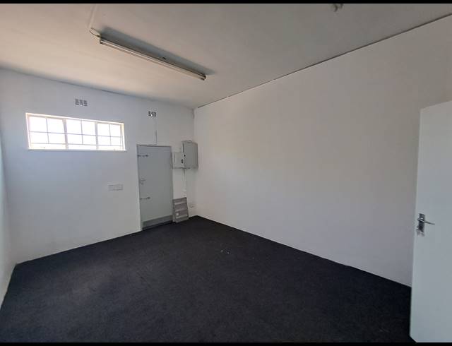 215M² OFFICE TO LET IN GLENHAZEL